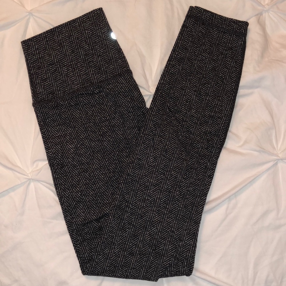 7/8 wunder under herringbone print lululemon pant